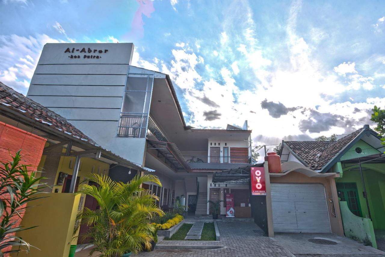 Al Abror Homestay Mandala Krida Mitra Reddoorz Yogyakarta Exterior photo