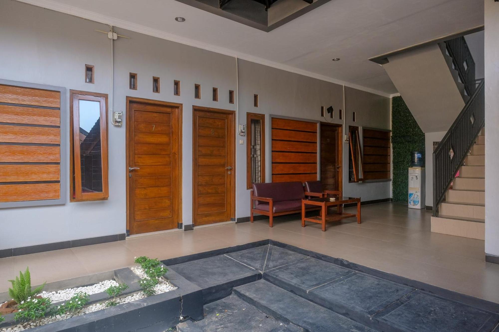 Al Abror Homestay Mandala Krida Mitra Reddoorz Yogyakarta Exterior photo
