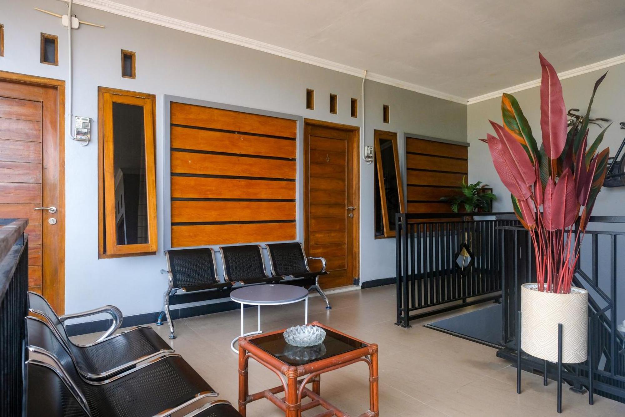 Al Abror Homestay Mandala Krida Mitra Reddoorz Yogyakarta Exterior photo