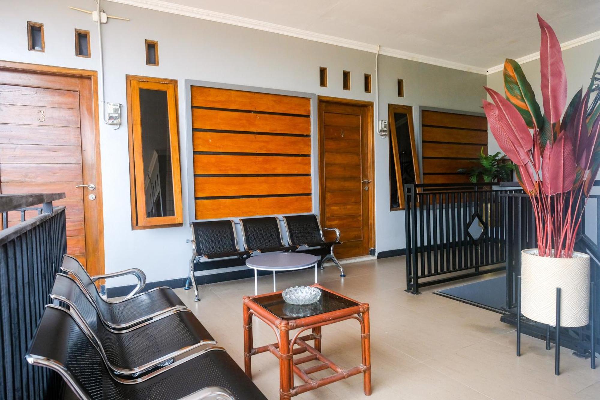 Al Abror Homestay Mandala Krida Mitra Reddoorz Yogyakarta Exterior photo