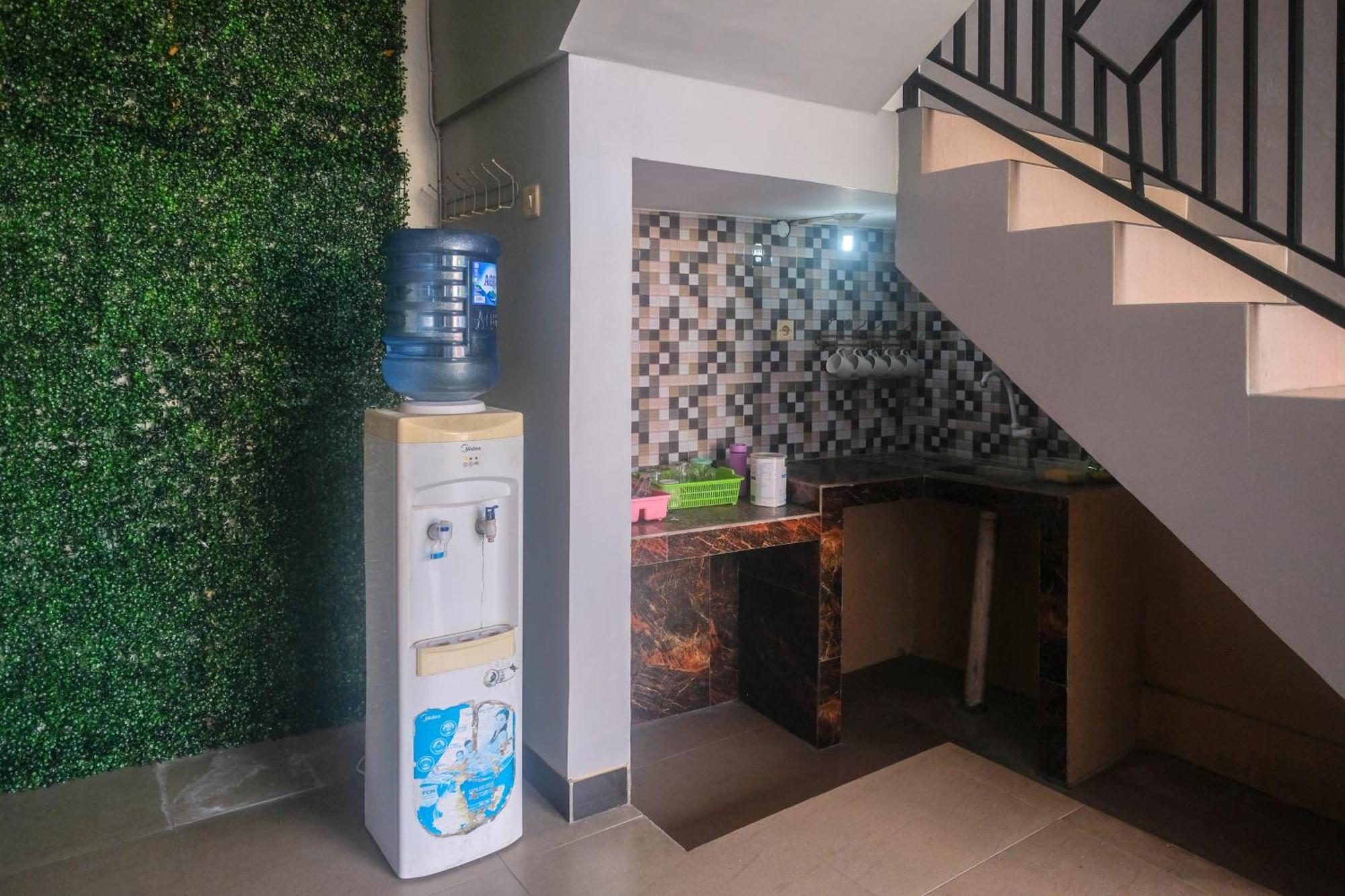 Al Abror Homestay Mandala Krida Mitra Reddoorz Yogyakarta Exterior photo