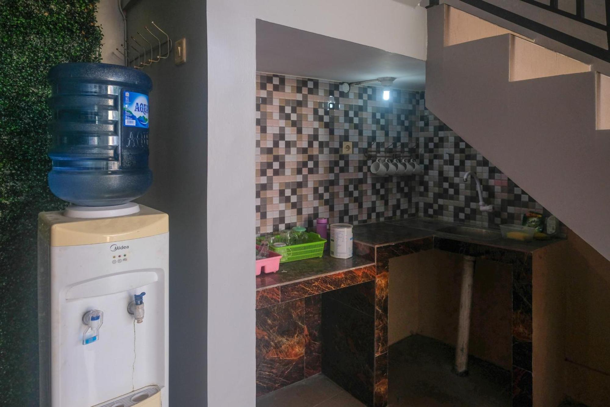 Al Abror Homestay Mandala Krida Mitra Reddoorz Yogyakarta Exterior photo
