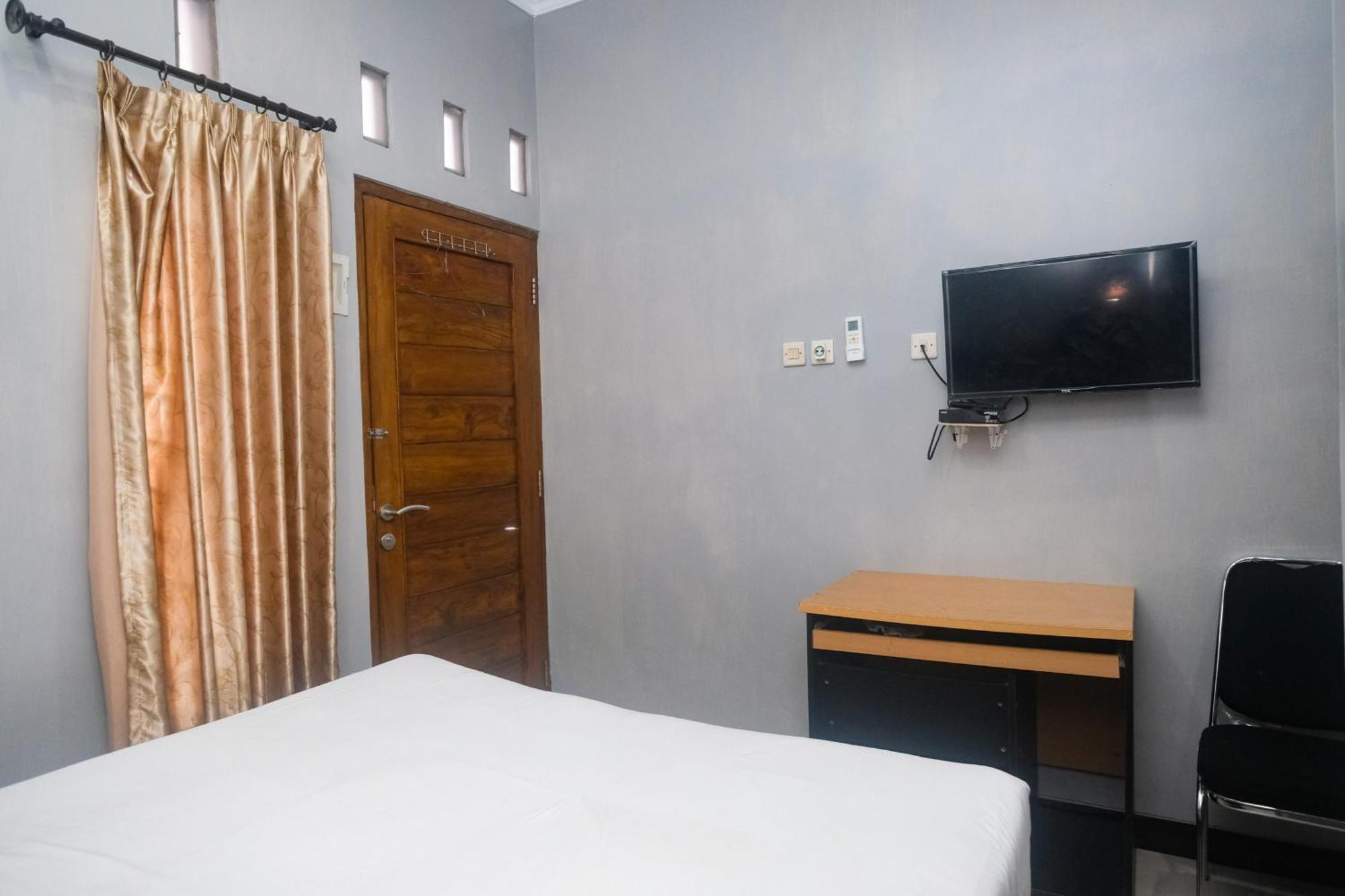 Al Abror Homestay Mandala Krida Mitra Reddoorz Yogyakarta Exterior photo