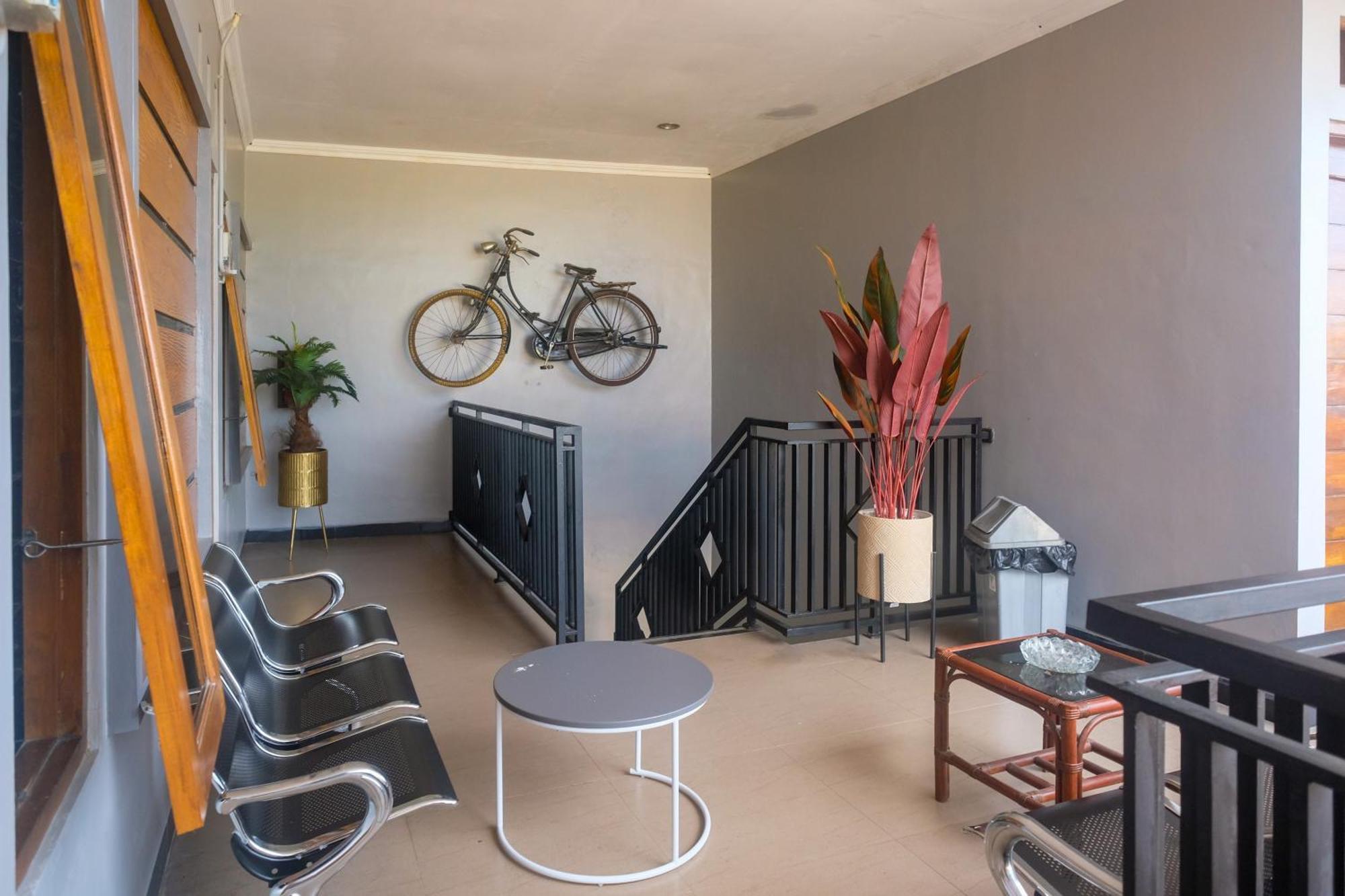 Al Abror Homestay Mandala Krida Mitra Reddoorz Yogyakarta Exterior photo