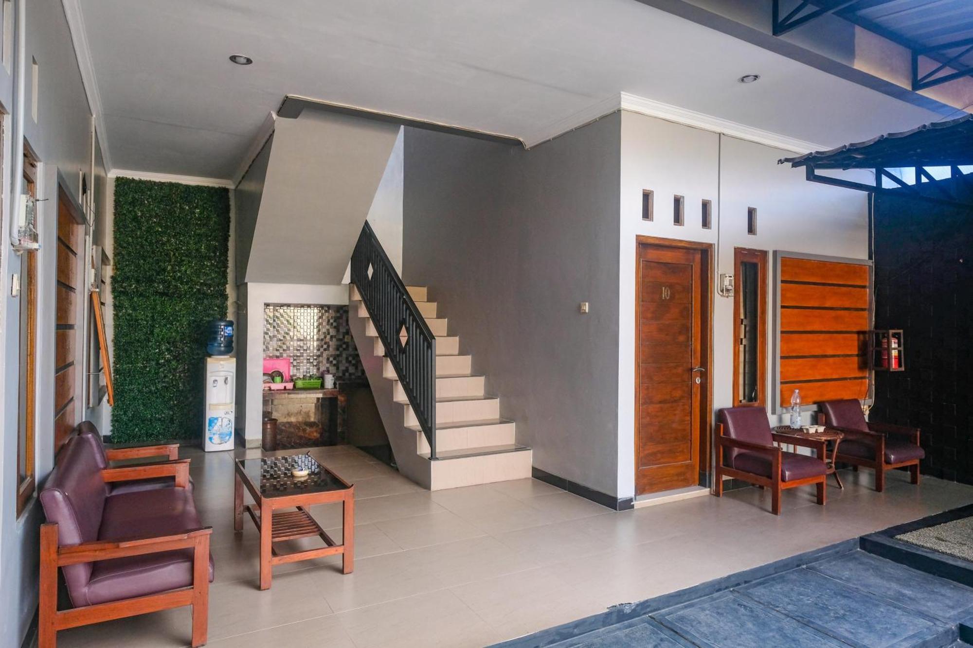 Al Abror Homestay Mandala Krida Mitra Reddoorz Yogyakarta Exterior photo